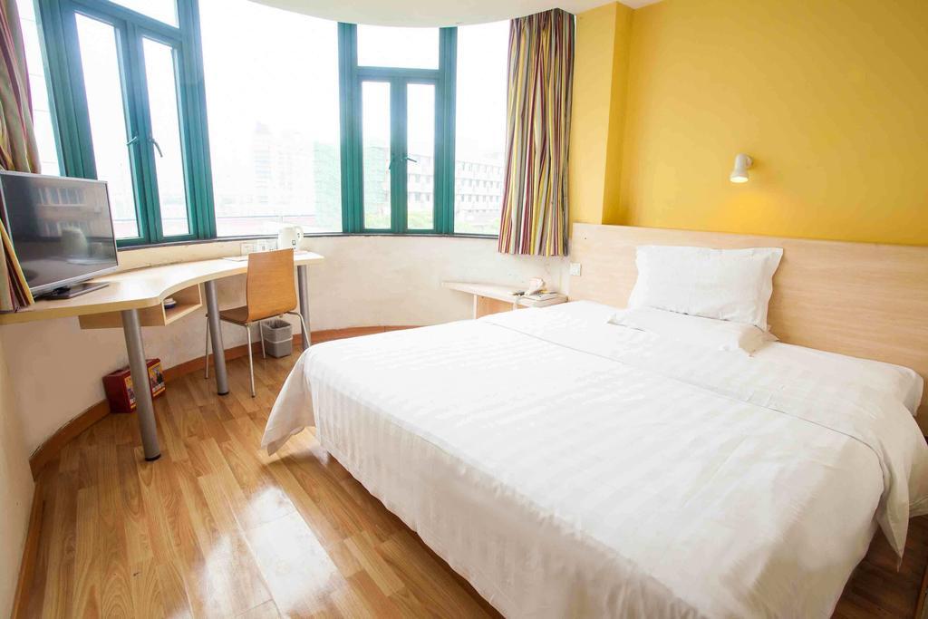 7Days Inn Jingmen Huyaguan Room photo